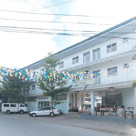 Reddoorz At Fat J Apartelle Mactan Cebu Kültér fotó