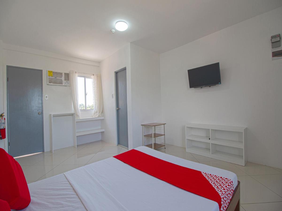 Oyo 778 Fat J Apartelle Hotel Cebu Kültér fotó