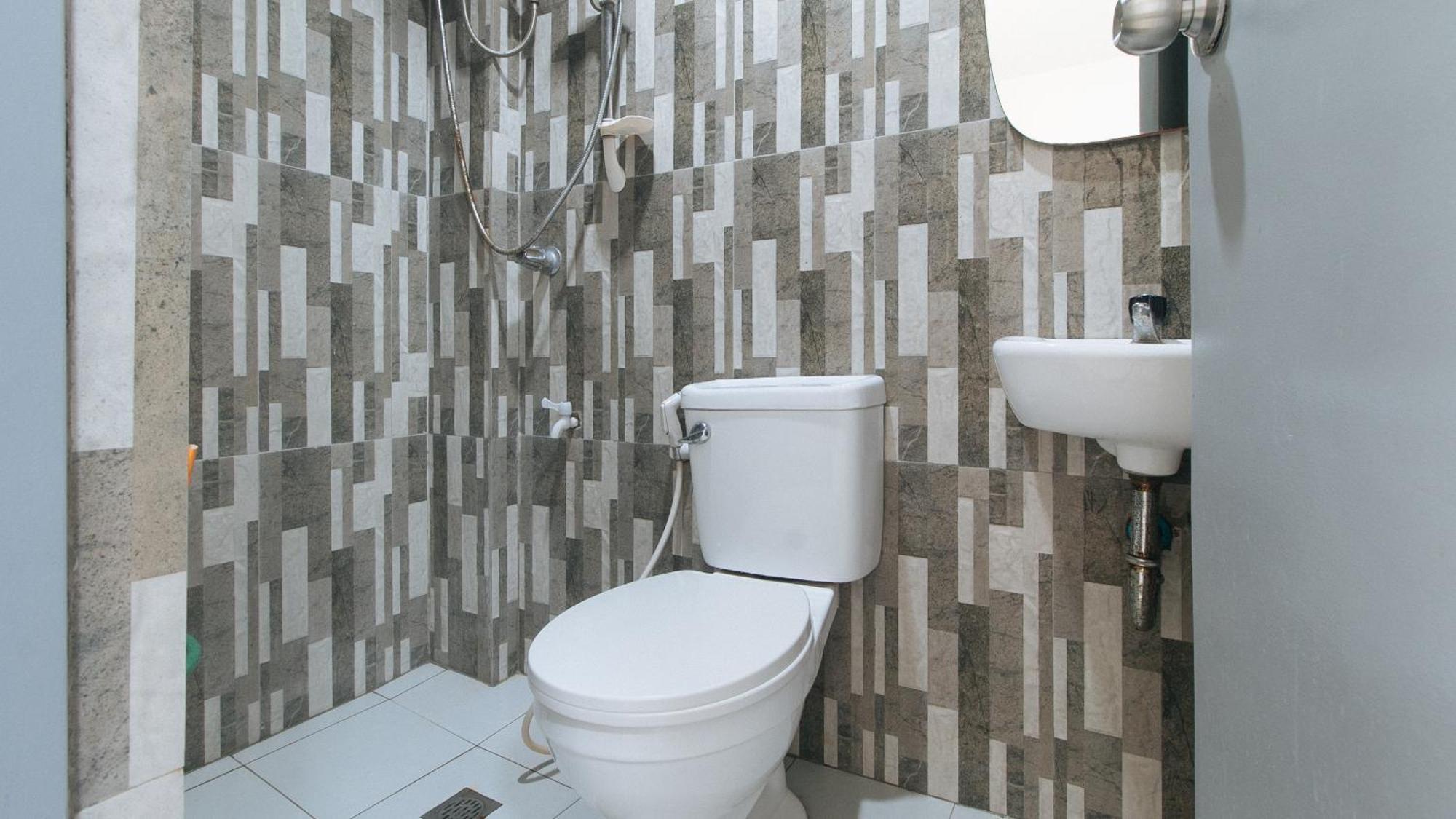 Reddoorz At Fat J Apartelle Mactan Cebu Kültér fotó