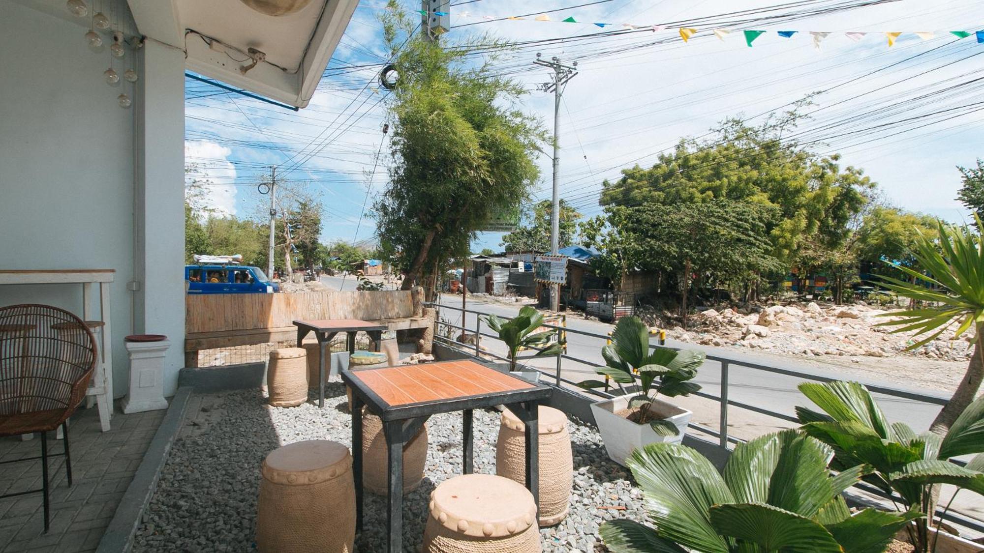 Reddoorz At Fat J Apartelle Mactan Cebu Kültér fotó
