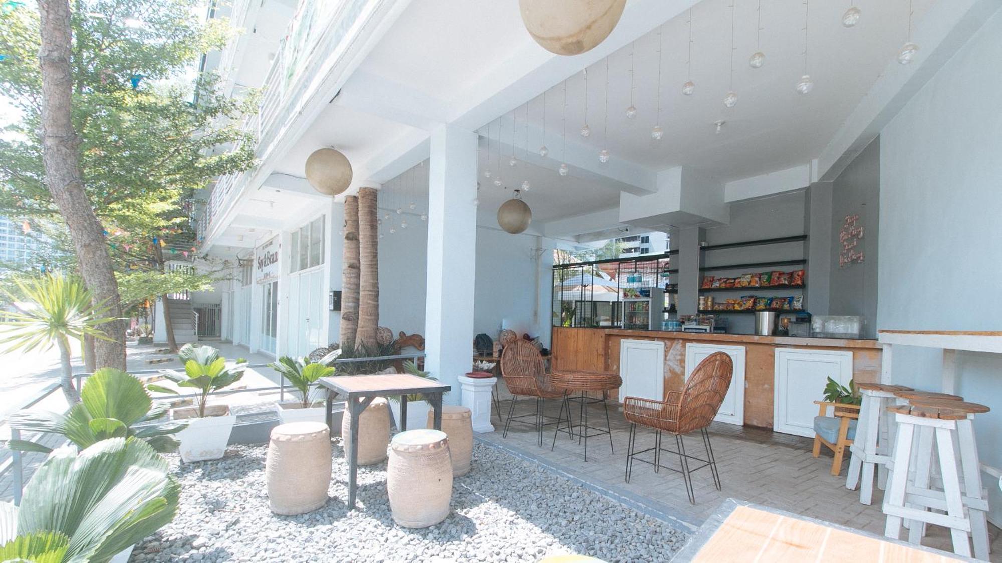 Reddoorz At Fat J Apartelle Mactan Cebu Kültér fotó