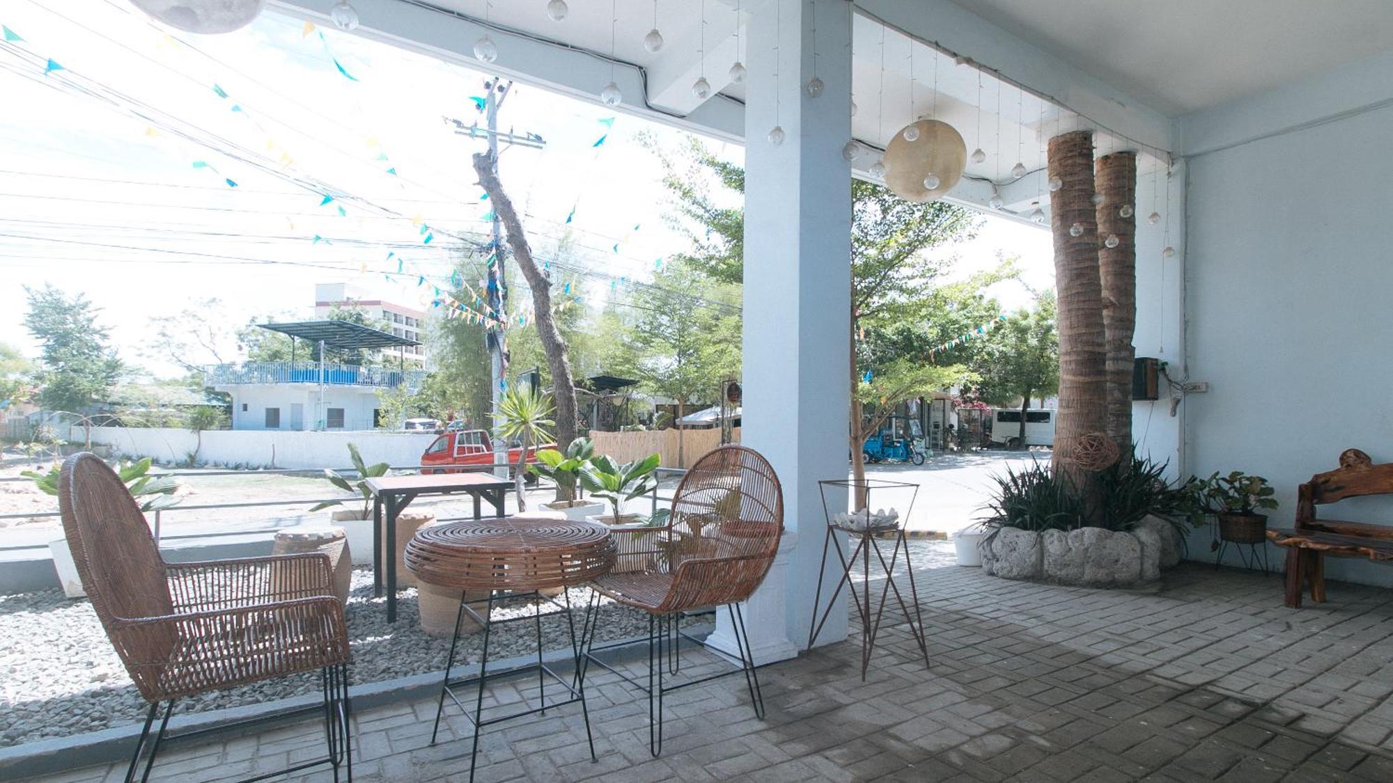 Reddoorz At Fat J Apartelle Mactan Cebu Kültér fotó