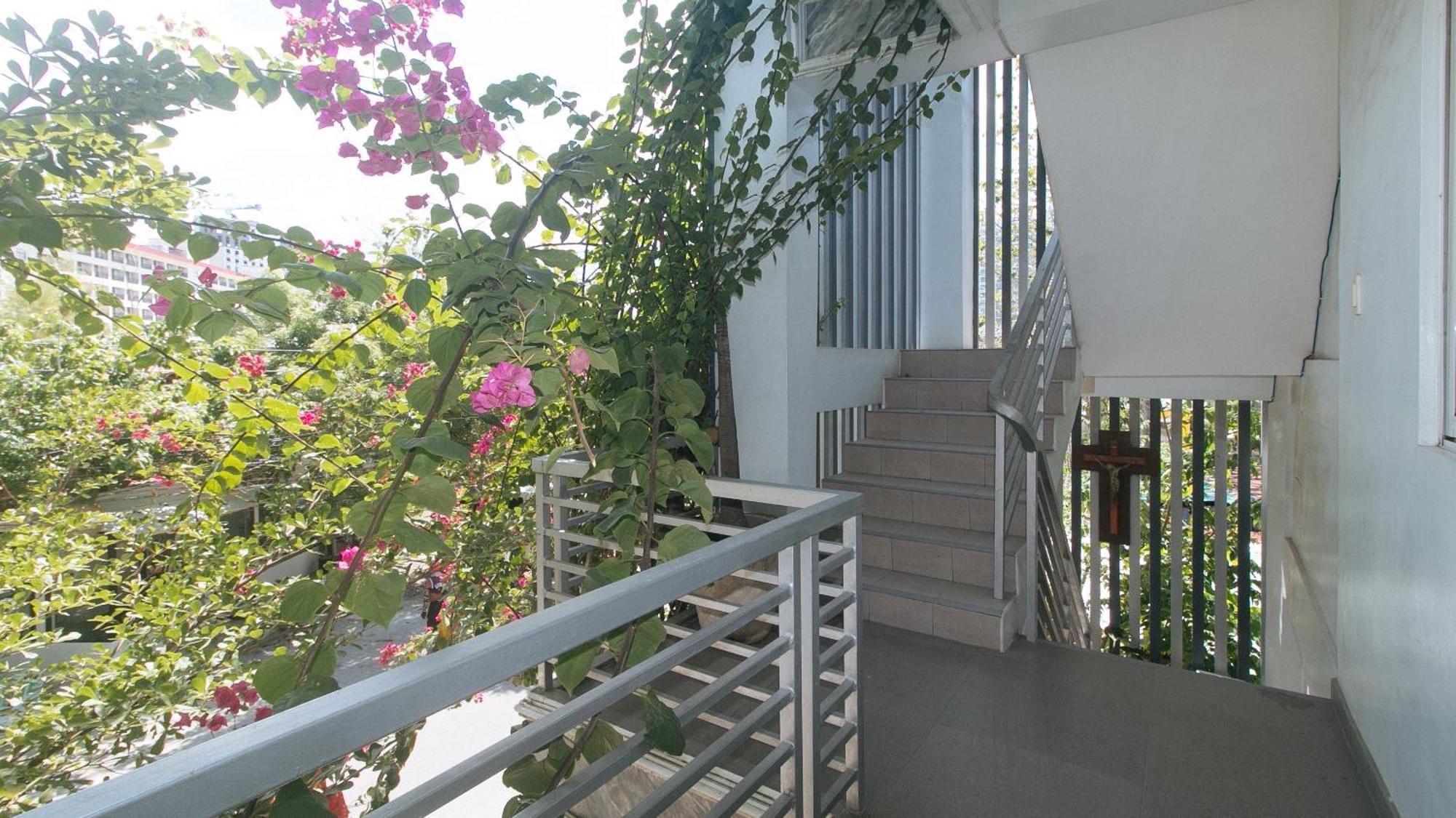 Reddoorz At Fat J Apartelle Mactan Cebu Kültér fotó
