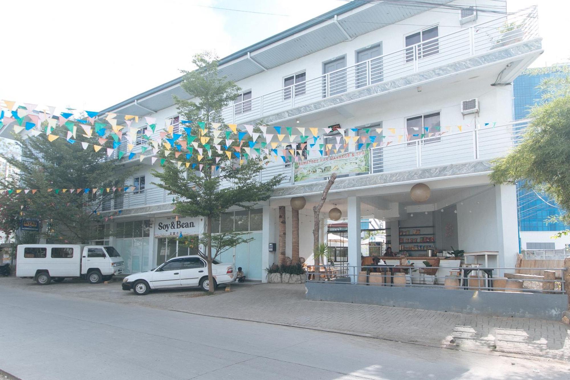 Reddoorz At Fat J Apartelle Mactan Cebu Kültér fotó